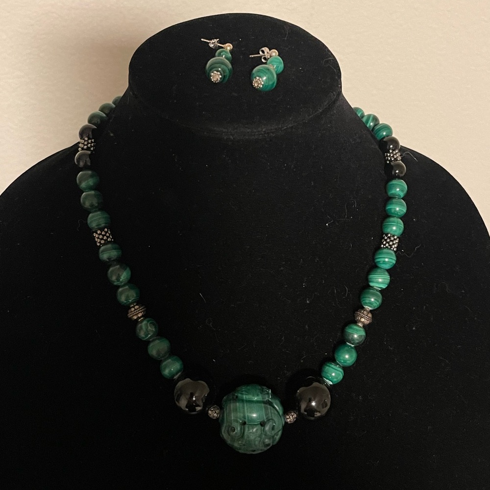 Necklace and earrings set new without tag